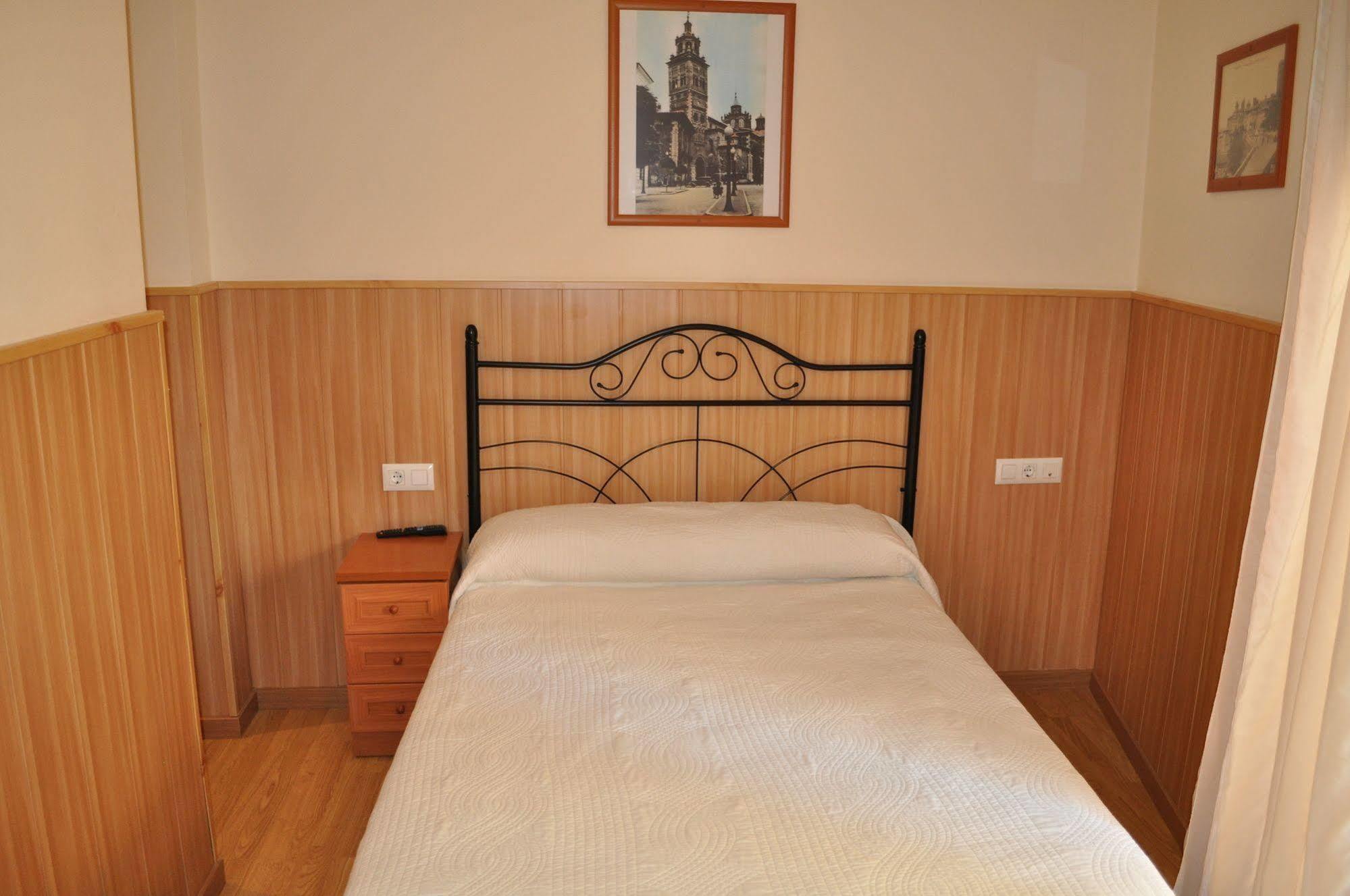 Hostal Alcazaba Теруэль Экстерьер фото